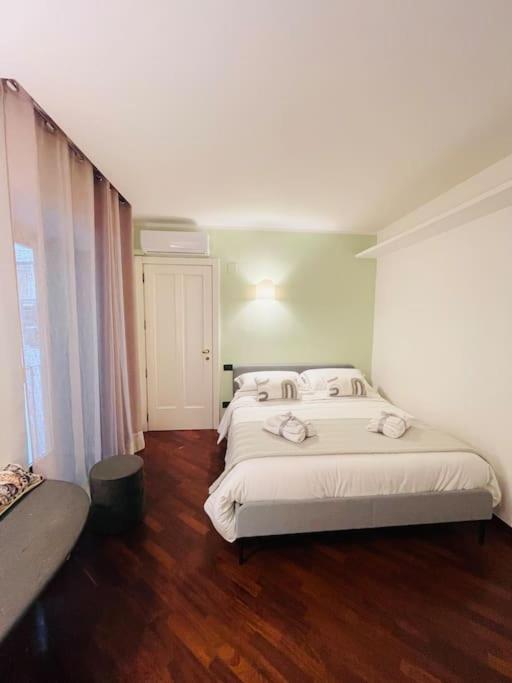 Re Gallo Luxury Apartment Plebiscito In Via Chiaia Nápoles Exterior foto