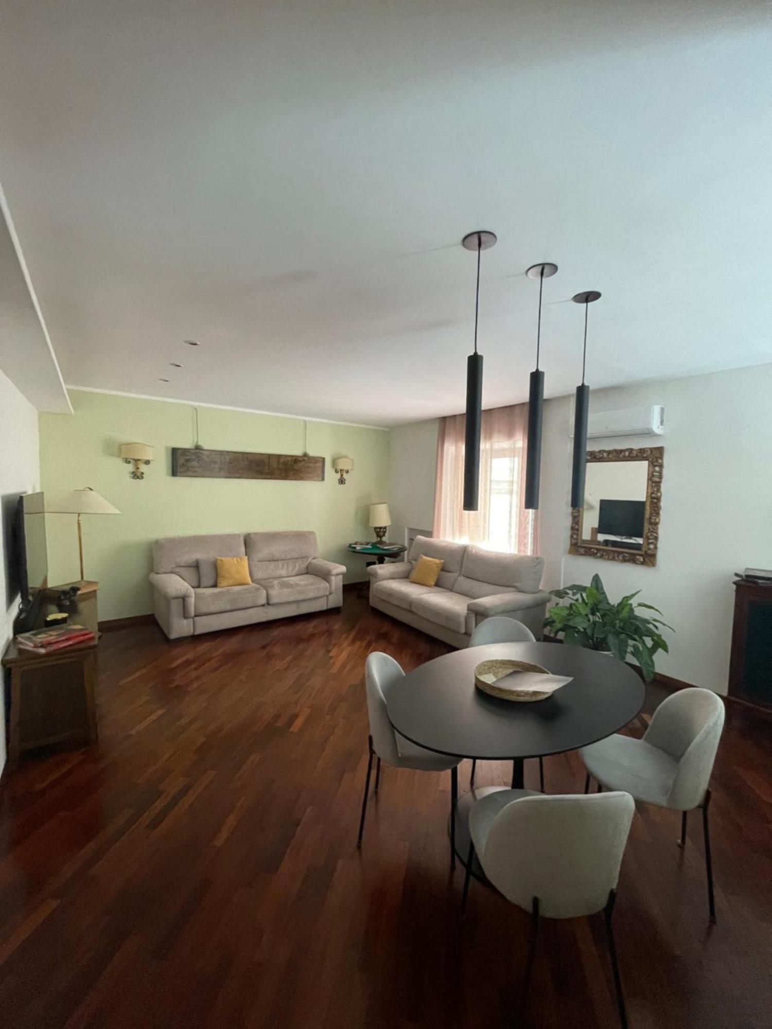 Re Gallo Luxury Apartment Plebiscito In Via Chiaia Nápoles Exterior foto